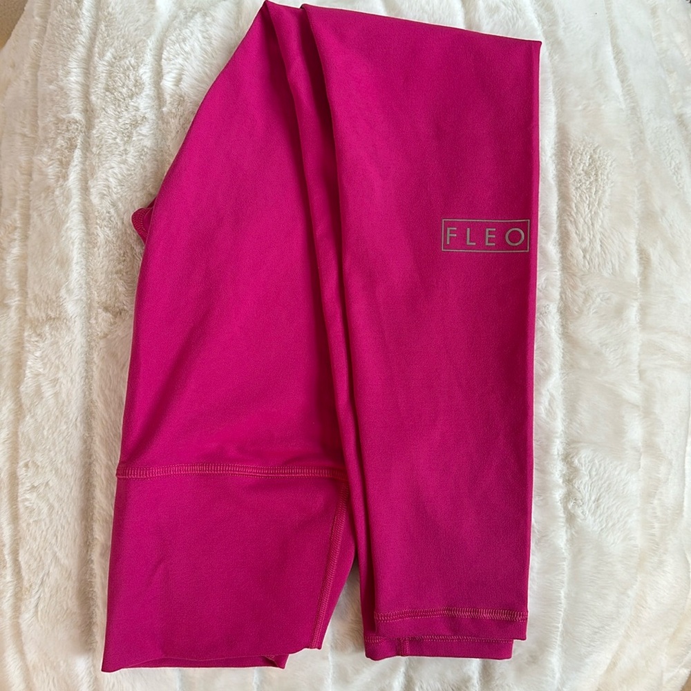 Small pink Fleo El Toro 25” leggings